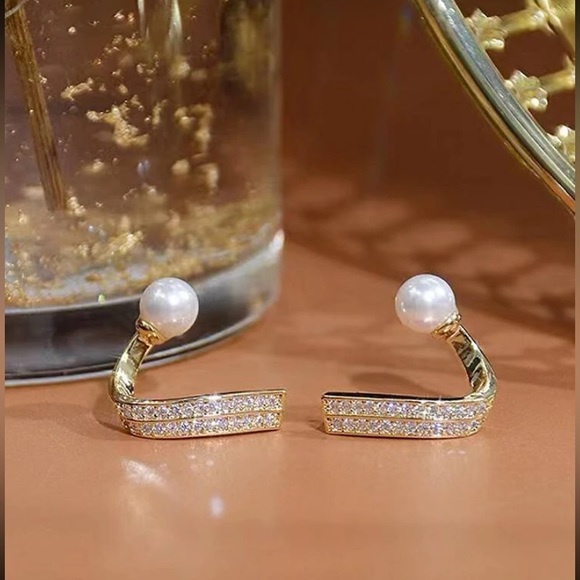 3/$15 Earrings - Picture 3 of 4